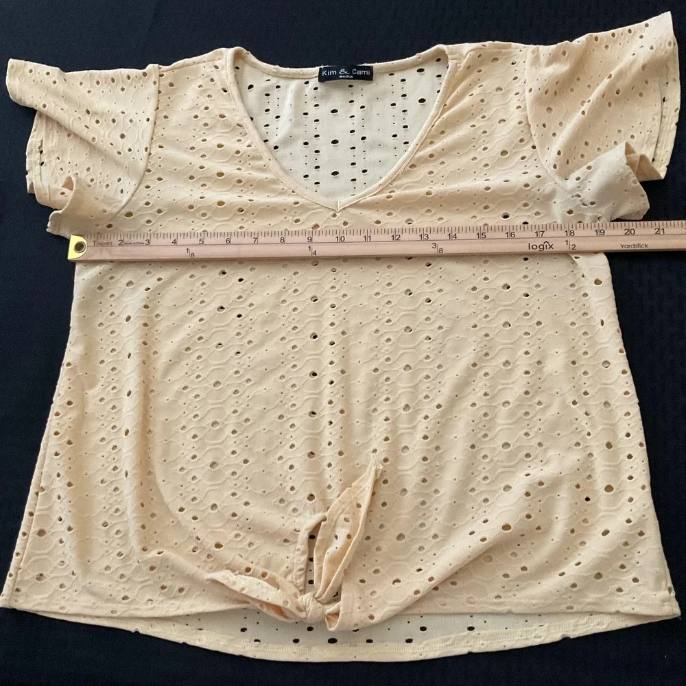 Kim‎ & Cami Shirt Womens Medium Yellow Eyelet Flutter Sleeve Tie Front Top